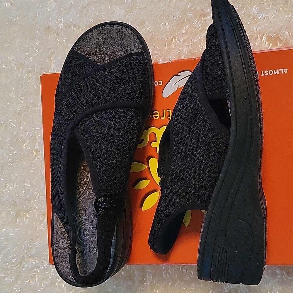 NEW!! SO LITE SANDALS 8WW